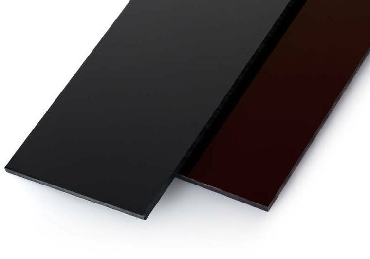 Plné polykarbonátové desky tmavě červené pro svařovací boxy 