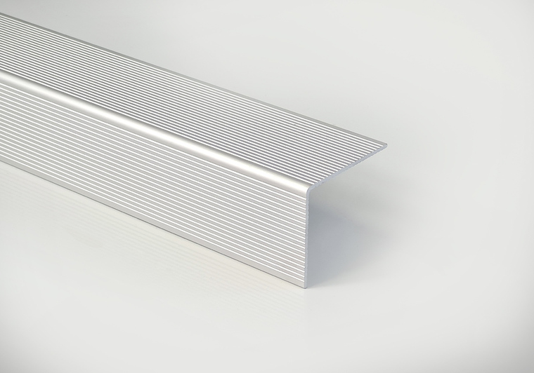  Okopový hliníkový profil Elox stříbrný „L“, 42/50 mm, délka 4,5 m